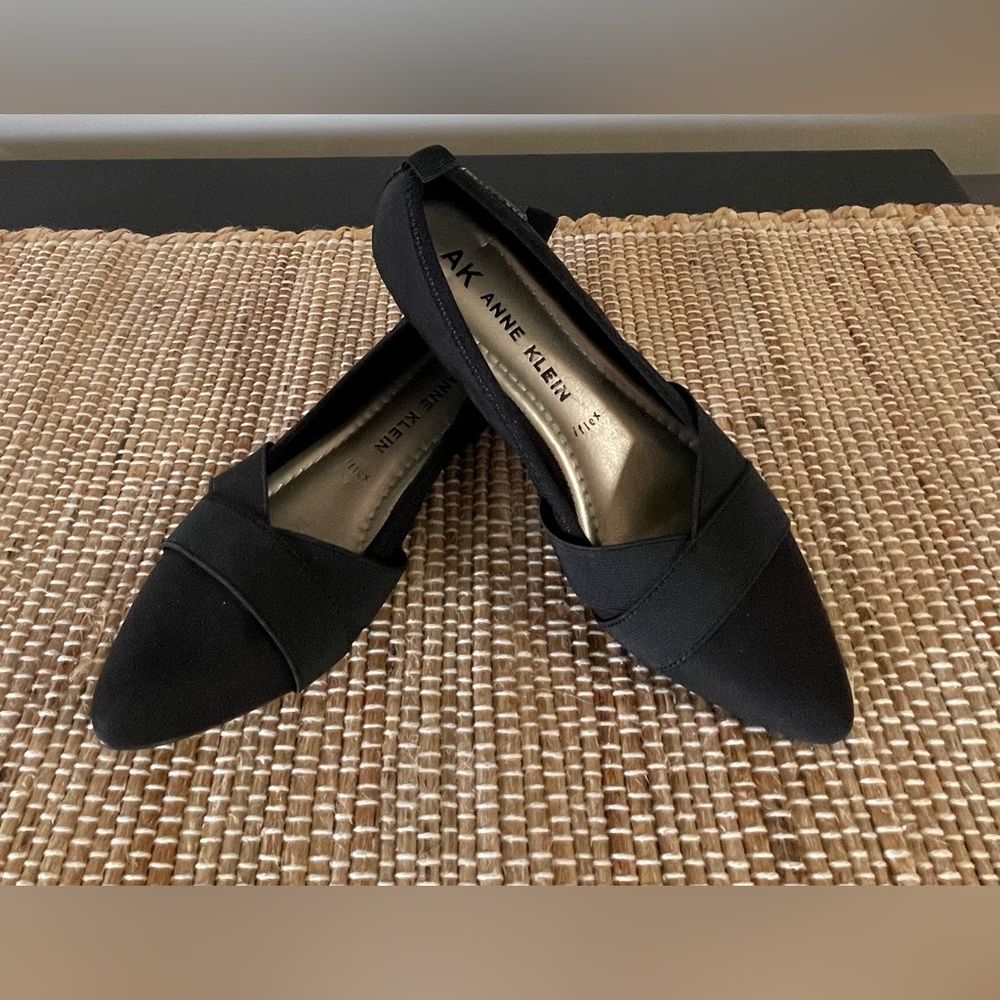 Anne Klein Oalise flat shoe size 7m